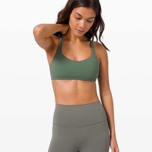 Lululemon free to be bra